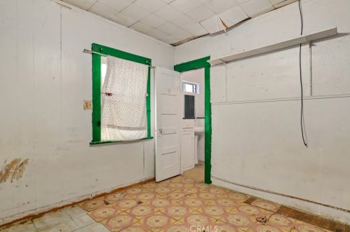 1071 Rialto Ave, San Bernardino CA  92408-1221 exterior