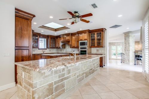 1111 Pebble Beach Dr, Midlothian TX  76063-2645 exterior