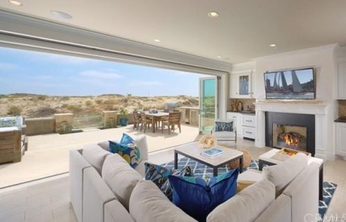 7304 Oceanfront, Newport Beach CA  92663-1727 exterior