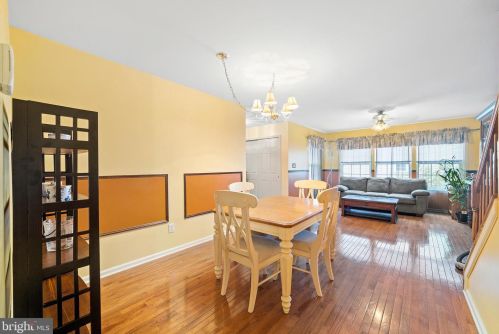 20 Birmingham Dr, Columbus NJ  08022-2342 exterior