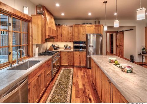 11082 Meek Ct, Truckee, CA 96161-2979