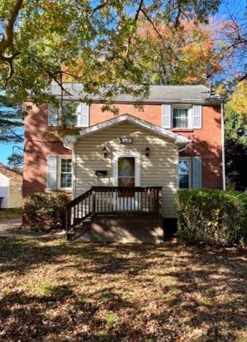 810 Federal Dr, Hermitage, PA 16146-3017