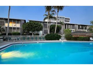 6016 Peppertree Way, Sarasota, FL 34242-8706