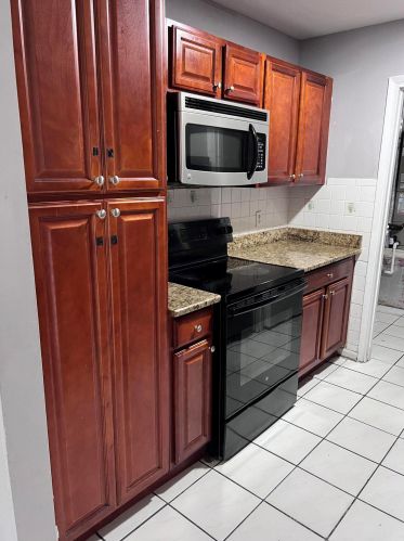 1530 14th St, West Palm Beach, FL 33404-6525
