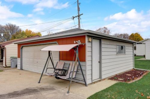 3854 94, Milwaukee WI 53222-2512 exterior