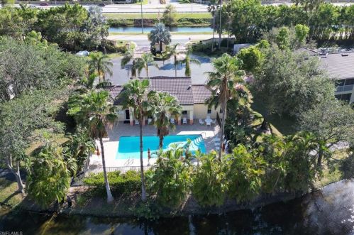 200 Diamond Cir, Naples FL  34110-1311 exterior