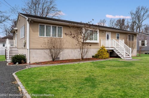 74 Venice Dr, Bricktown NJ  08723-6977 exterior