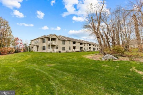 77 Midway Farms Ln, Lancaster PA  17602-2671 exterior