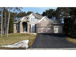 8284 Emerald Ln, Saint Paul, MN 55125-3325