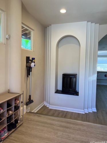98-664 Puailima St, Aiea, HI 96701-2228