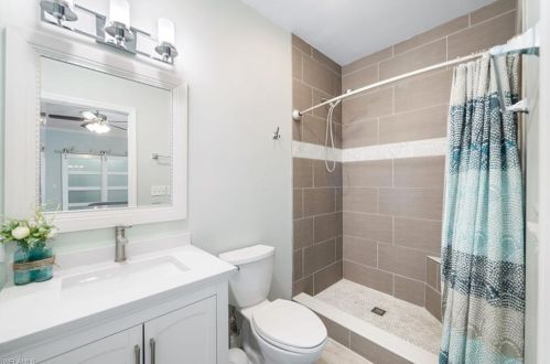 618 111th Ave, Naples FL  34108-1826 exterior