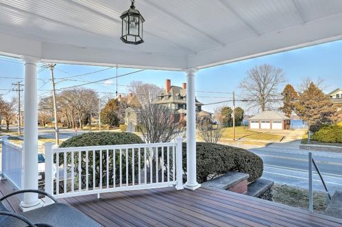 1291 Narragansett Blvd, Providence, RI 02905-3825