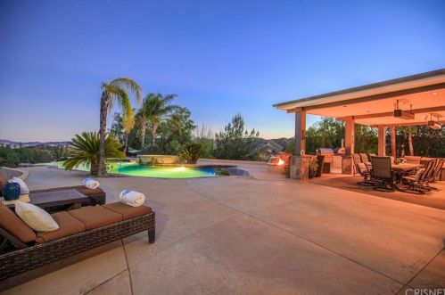 30415 Remington Rd, Santa Clarita CA  exterior