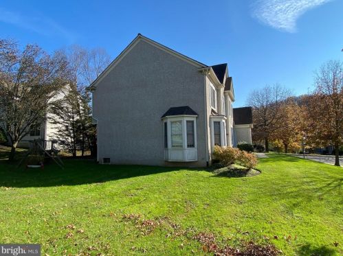 2123 Basswood Dr, Miquon PA 19444-2328 exterior