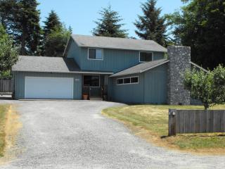 1853 B Ave, Mckinleyville, CA 95519-4015
