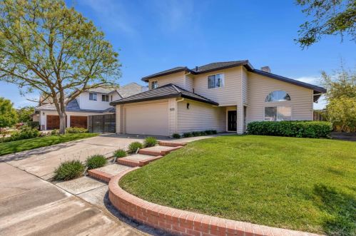 9270 Laguna Lake Way, Elk Grove, CA 95758-4239