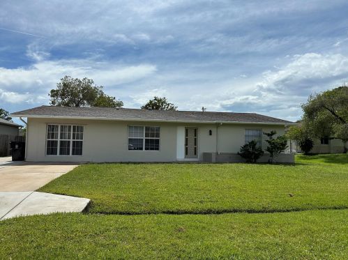 1108 Hutchins St, Fort Pierce, FL 34983-2534