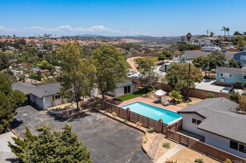 4350 Highland Dr, Carlsbad CA  92008-4225 exterior