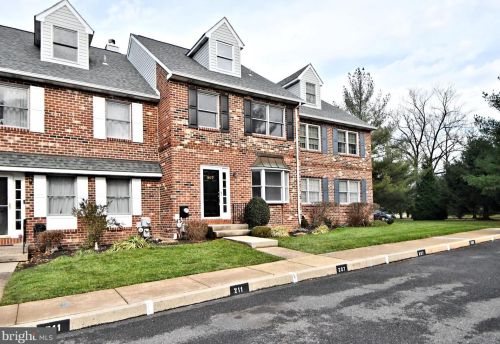 207 Militia Ct, Collegeville, PA 19426-2581