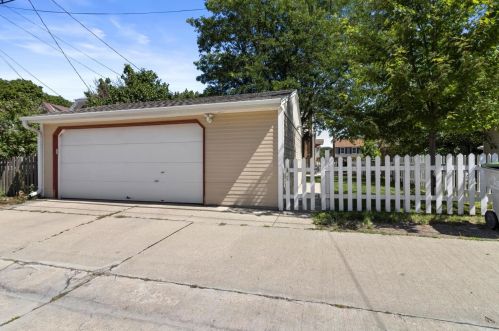 3213 42, Milwaukee WI 53216-3516 exterior