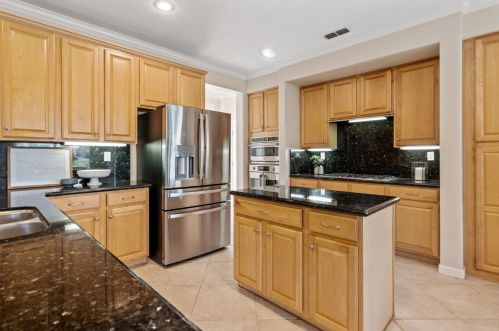 3909 Edgeview Ct, Modesto CA  95355-7318 exterior