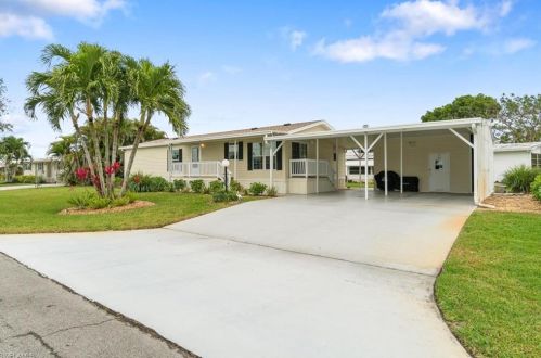 2 Chateau Way, Naples, FL 34112-9122