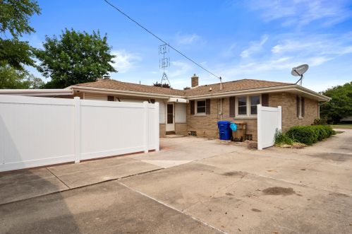 2541 80 Pl, Kenosha WI 53142-4533 exterior