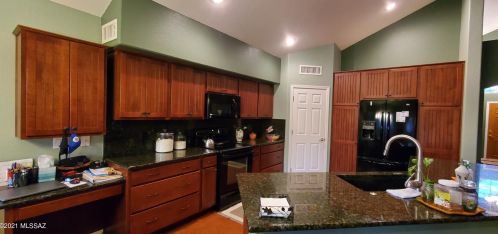 9747 Mcandrew Ct, Tucson, AZ 85748-6429