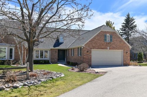 2617 Lake Park Ct, Thiensville, WI 53092-2453