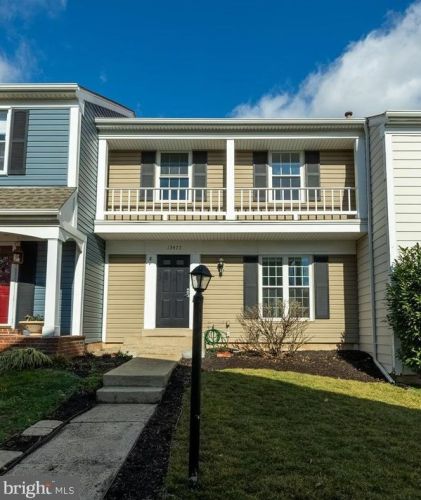 13477 Old Dairy Ct, Herndon, VA 20171-3366