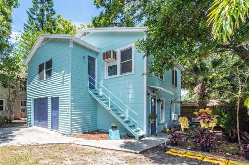 2021 12th St, Saint Petersburg, FL 33704-3949
