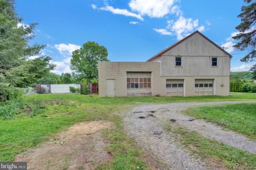 316 Kendale Rd, Red Lion PA  17356-9633 exterior