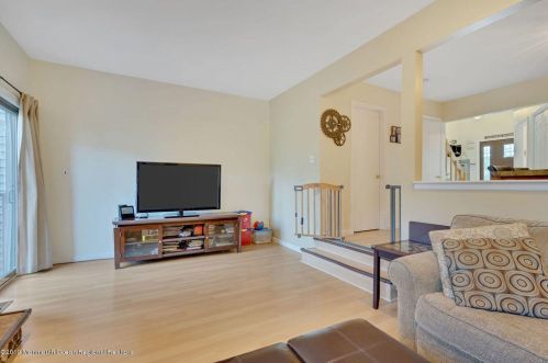 58 Malibu Ct, Old Bridge NJ  08857-3053 exterior