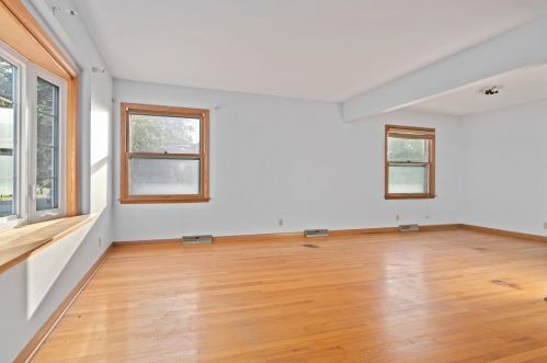 812 Abbott Ave, Milwaukee WI 53221-3005 exterior