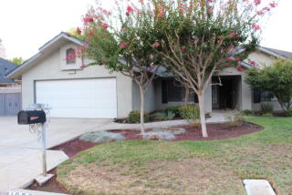 1657 Portland Ave, Fresno, CA 93720-2307