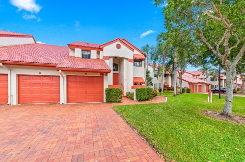 7876 Lexington Club Blvd, Delray Beach, FL 33446-3902