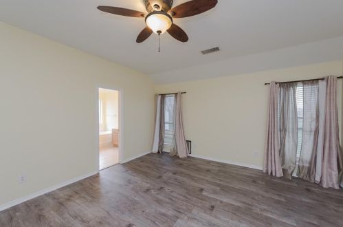 913 Jeffrey Dr, Denton TX  76208-6425 exterior