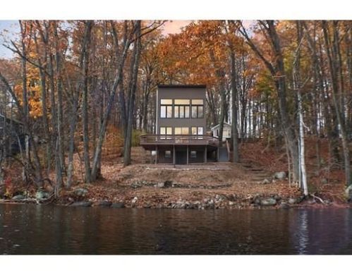 60 Lk Sargent Dr, Leicester MA  01524-1927 exterior