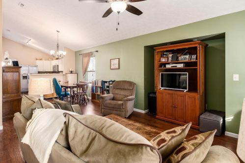 5270 Horseshoe Dr, Orient, OH 43146-9056