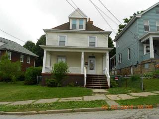310 2nd St, Jeannette, PA 15644-1804