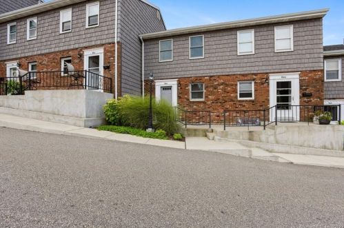 324 Thames St, Groton, CT 06340-3928