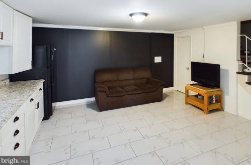 4801 Kempair Dr, Woodbridge VA  22193-4632 exterior