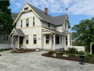 18 Bank St, Mystic, CT 06355-2504