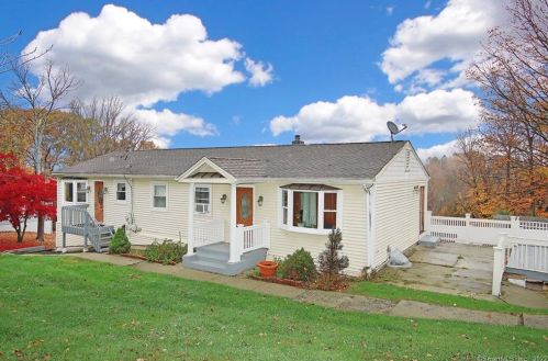 43 Acre Dr, Danbury, CT 06811-3810