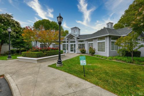 738 Jasmine Cir, Santa Rosa CA 95407-6780 exterior