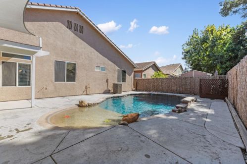 5643 Arnerich Ct, Riverbank CA  95367-9541 exterior