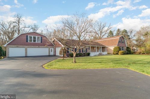 336 Acre Dr, Carlisle, PA 17013-4272