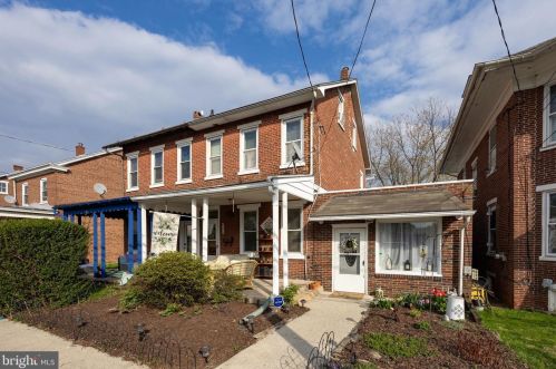426 Glasgow St, Pottstown, PA 19464-6635