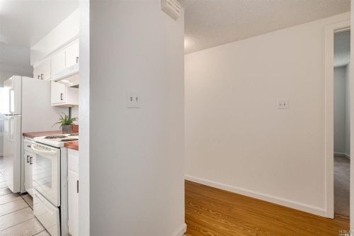1170 Franquette Ave, Santa Rosa CA  95405-6830 exterior