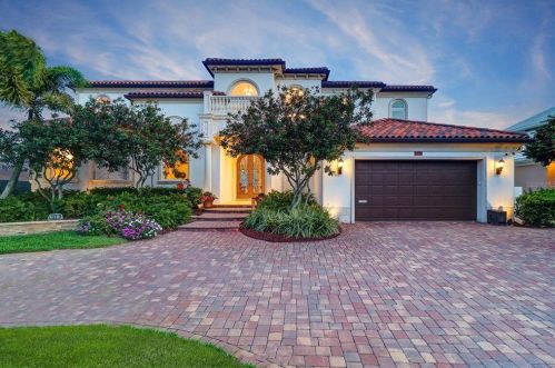 1990 Carolina Cir, Saint Petersburg, FL 33703-3414